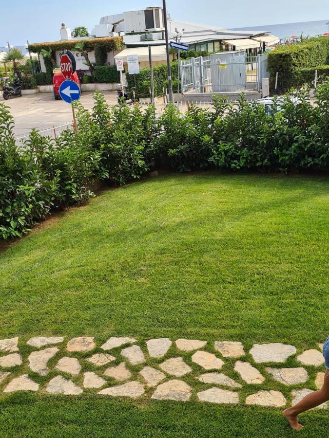 La Pioggia Nel Pineto Lägenhet Gaeta Exteriör bild